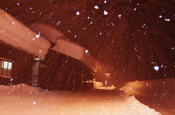 雪降る明日萌駅