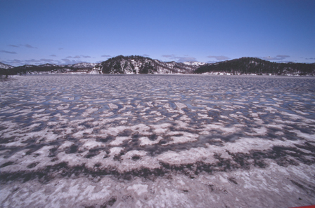 冬のホロピリ湖